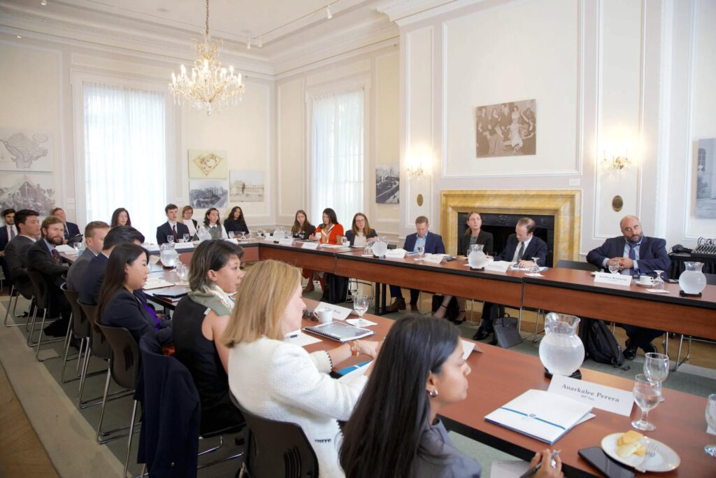 Transformando el conocimiento en impacto regional y global.